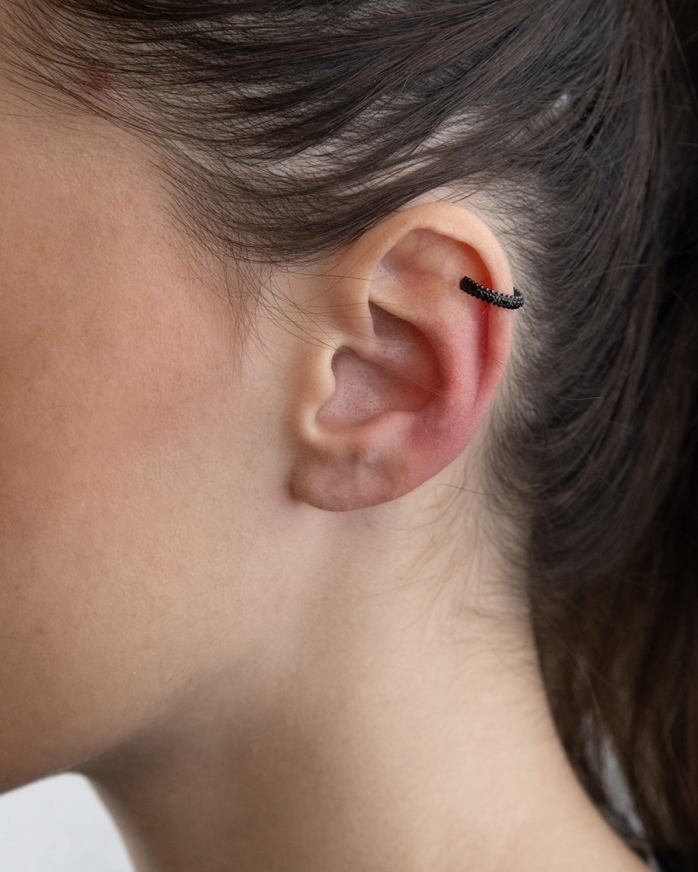 Nove25 EAR CUFF BLACK HANGER CON BRILLANTI NERI In Saldo